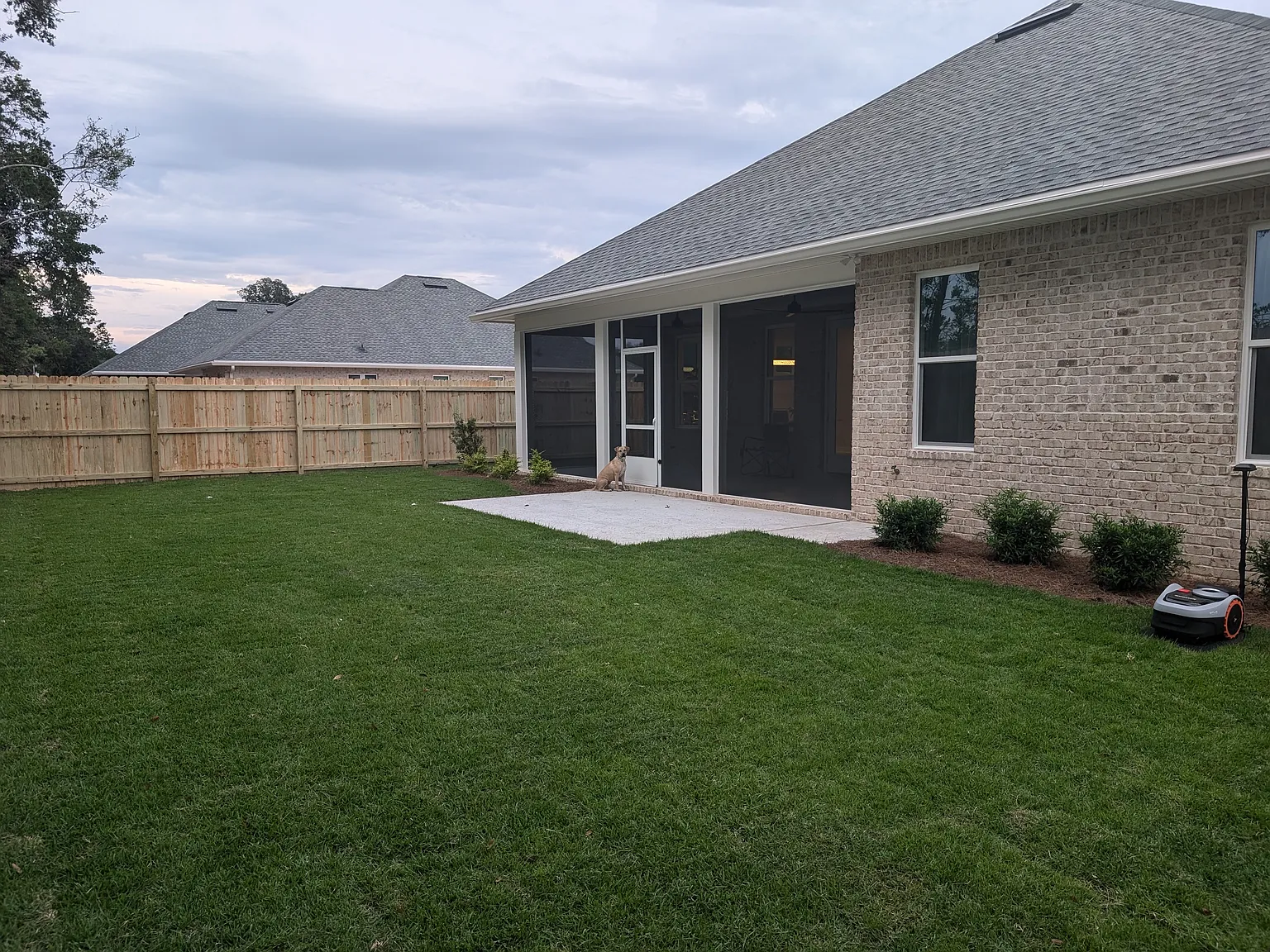 3 bed, 2.5 bath, 2000 sqft, $950 — Photo 2
