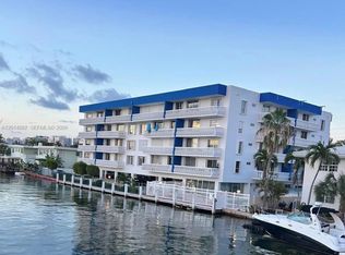 Colonnade Bay Condo, Miami Beach, FL 33141