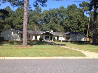 3202 Ridgewood Dr, Dothan, AL 36303