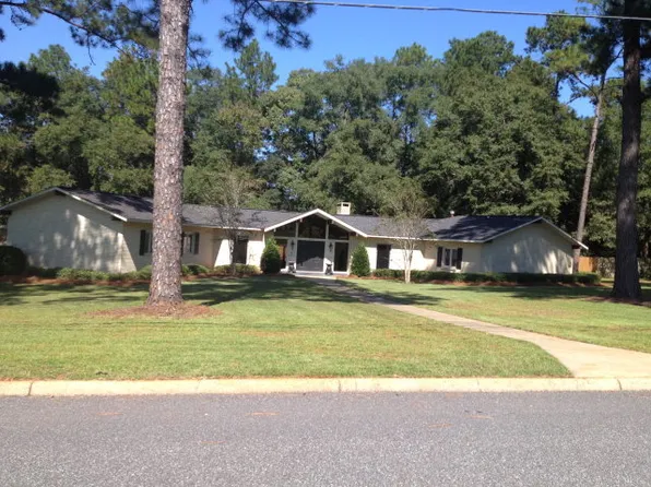 3202 Ridgewood Dr, Dothan, AL 36303