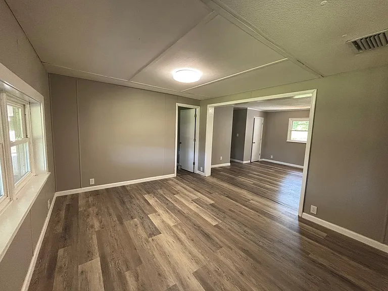 66 Veterans Dr — Photo 16