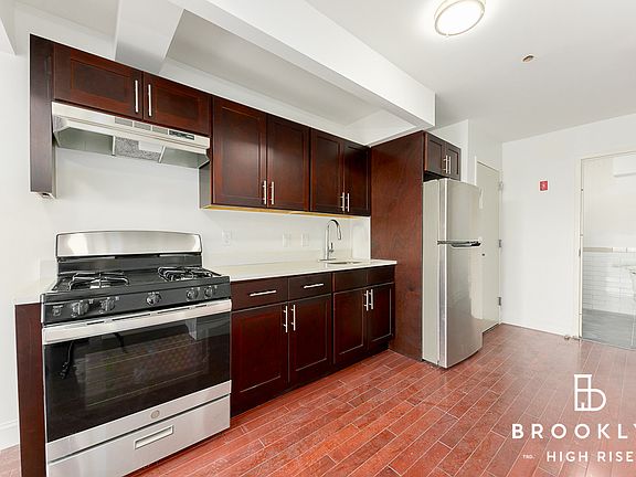 3rd image of 2120 Daly Ave #7A