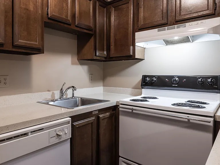 113 N 33rd Ave #D13 — Photo 18