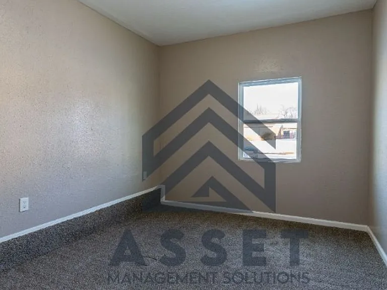 4825 S Fairmont Ave — Photo 13