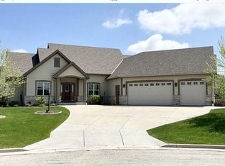 W195N5748 Alder Ct, Menomonee Falls, WI 53051