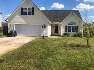 1521 Bridgeton Way, Fayetteville, NC 28312