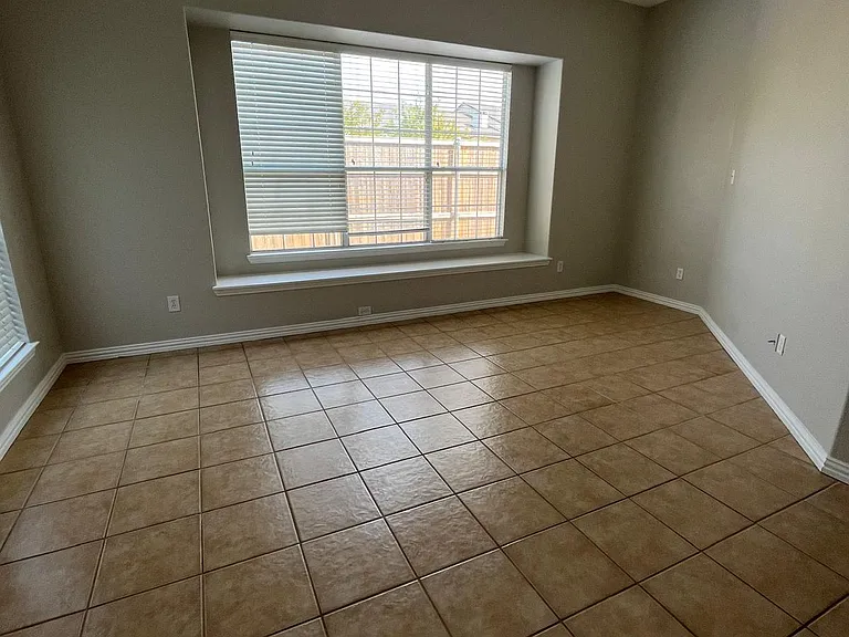 1224 Tioga Dr — Photo 5