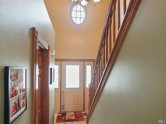 5th image of 702 Dustin Ct