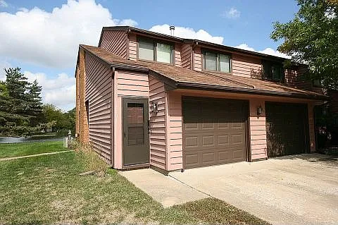 2107 Harbortown Cir photo 1