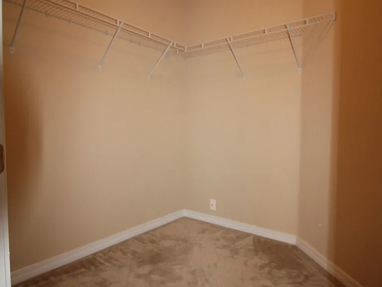 4479 Winona Ln — Photo 11