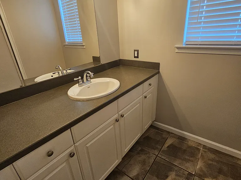 1269 Windrow Dr — Photo 15