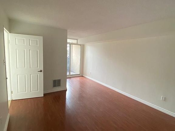 5th image of 3233 Eglinton Ave E #407