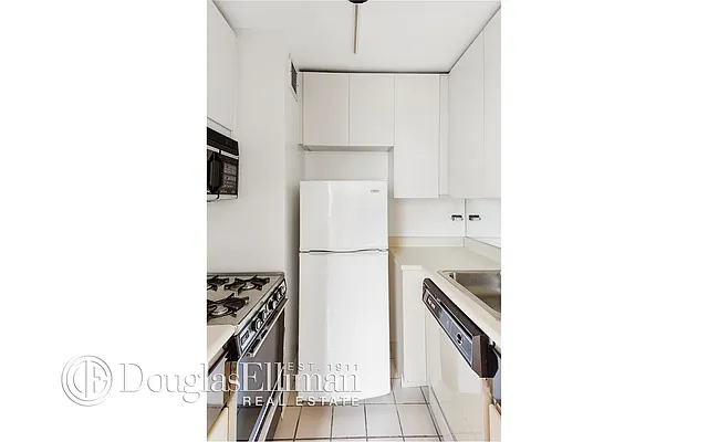 Rented by Douglas Elliman | media 3