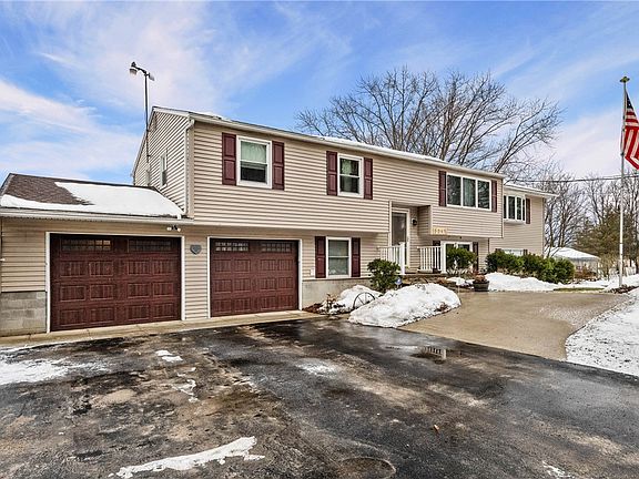 3rd image of 3242 Hanagan Rd