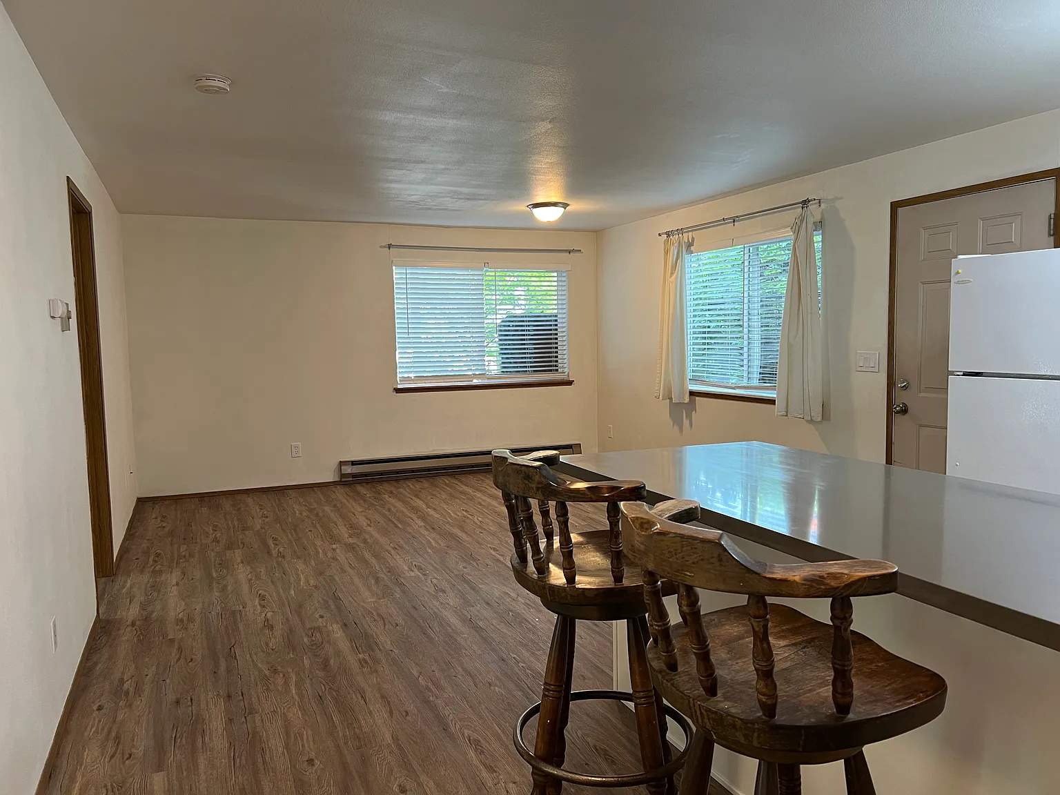 2 bed, 690 sqft, $1,950 — Photo 2