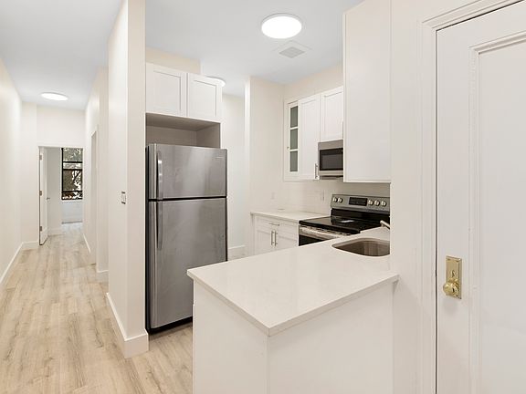 2nd image of 25 E 7th St #10