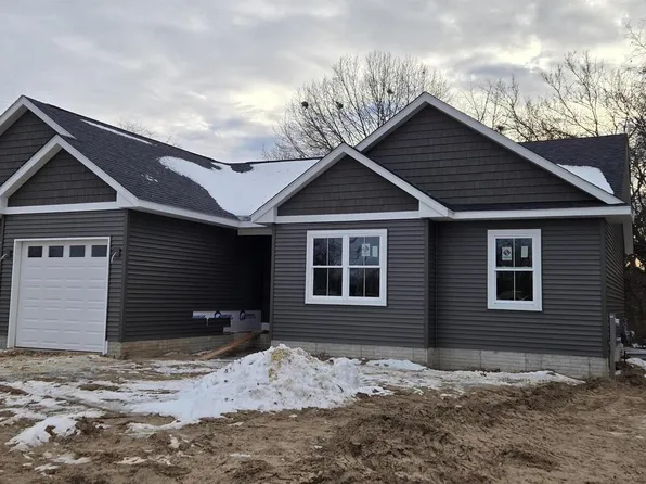 1531 Tyler Ct, Camanche, IA 52730