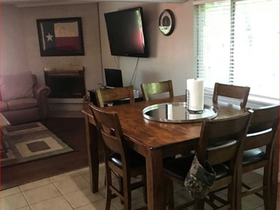 4th image of 80 Garvin Dr