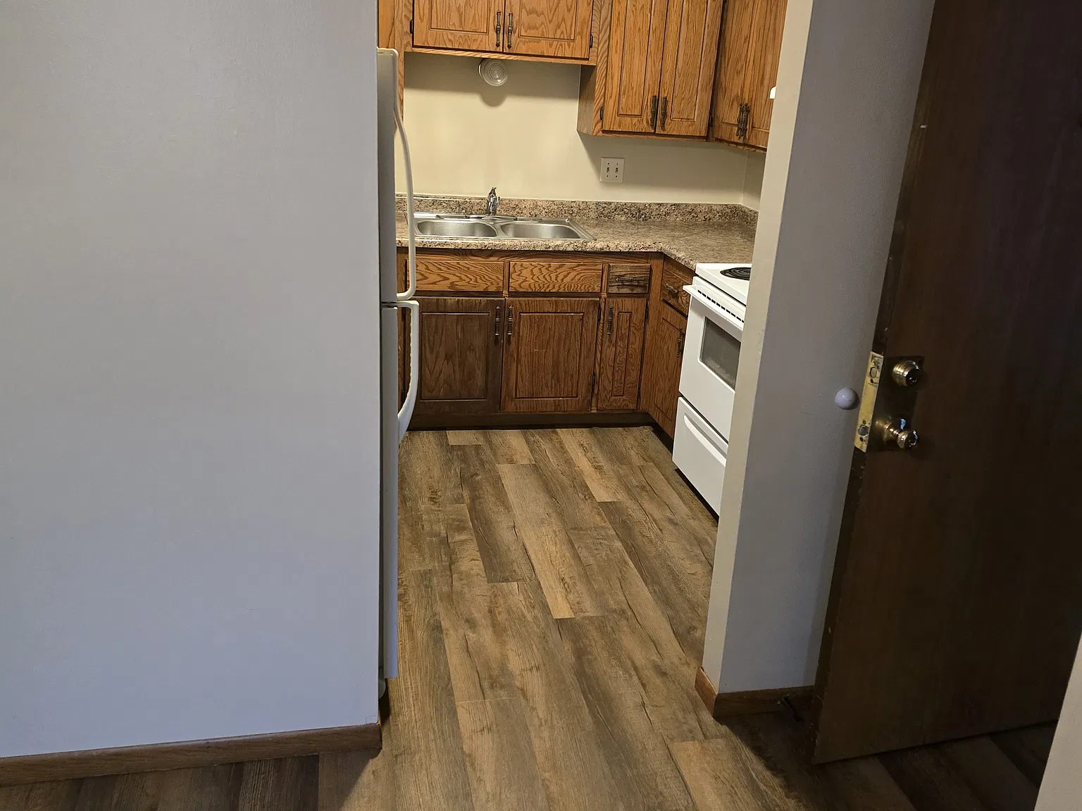 2295 Cannon St - 4 — Photo 3