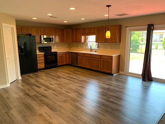 3rd image of 6834 Bluestem Ct