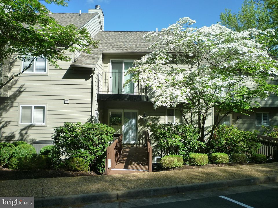 2nd image of 115 Ridge Ct #9