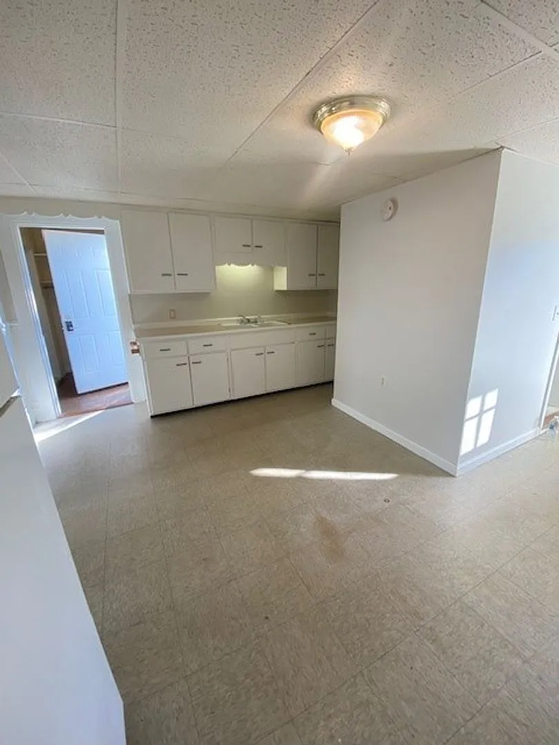 90 Cleaves St. — Photo 3