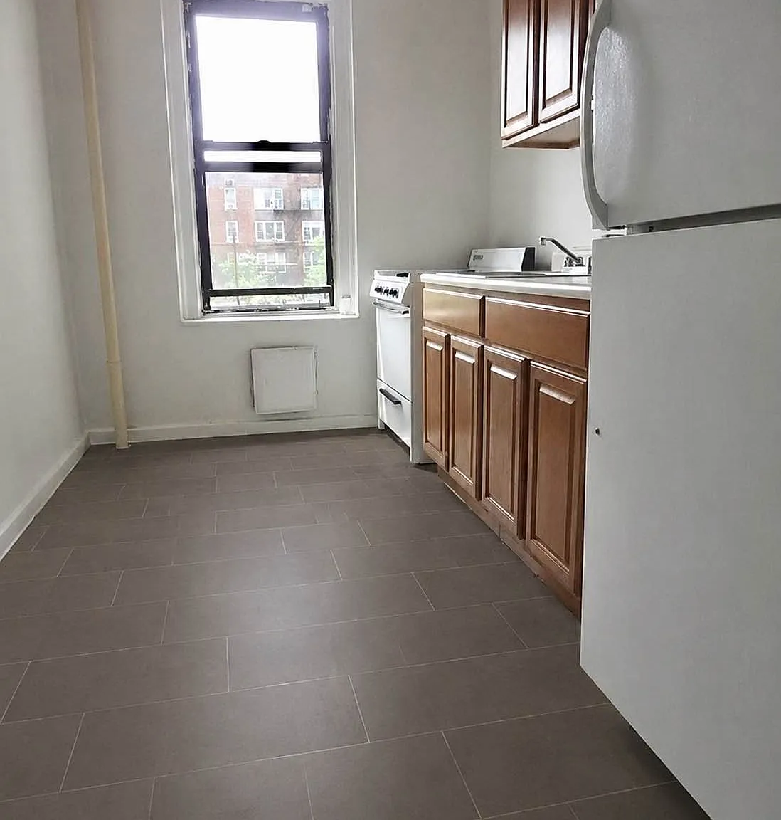 2095 Mohegan Avenue — Photo 2