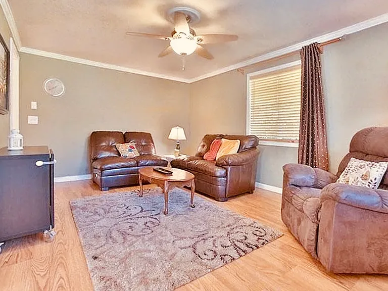 30625 SW Magnolia Ave — Photo 4