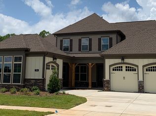 716 Vintage Creek Dr, Matthews, NC 28104