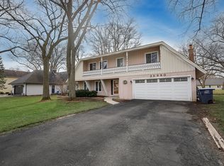 2S680 Cree Ln, Wheaton, IL 60189