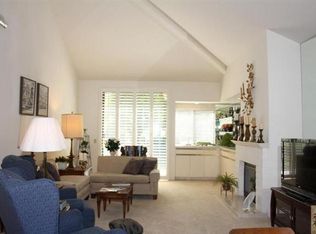 102 Alcola Cir, Palm Desert, CA 92211
