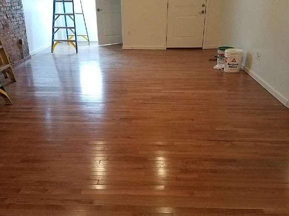 FRONT ROOM/DINING ROOM 