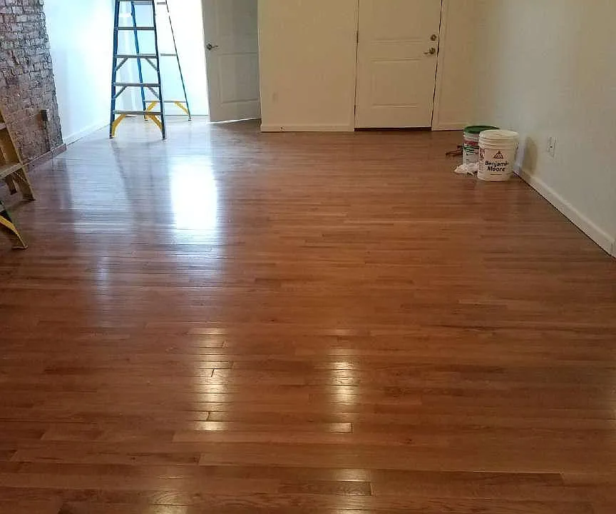 FRONT ROOM/DINING ROOM 