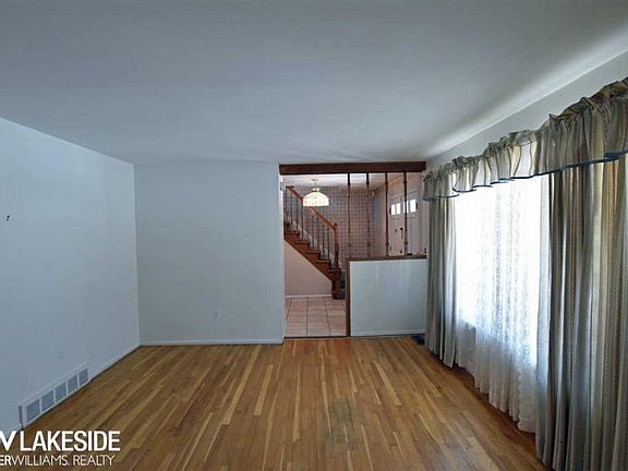 4th image of 53494 Lynnham Ln