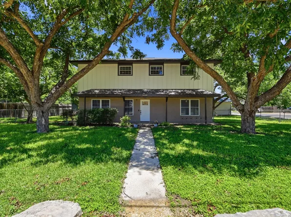 15751 Medina, LaCoste, TX 78039