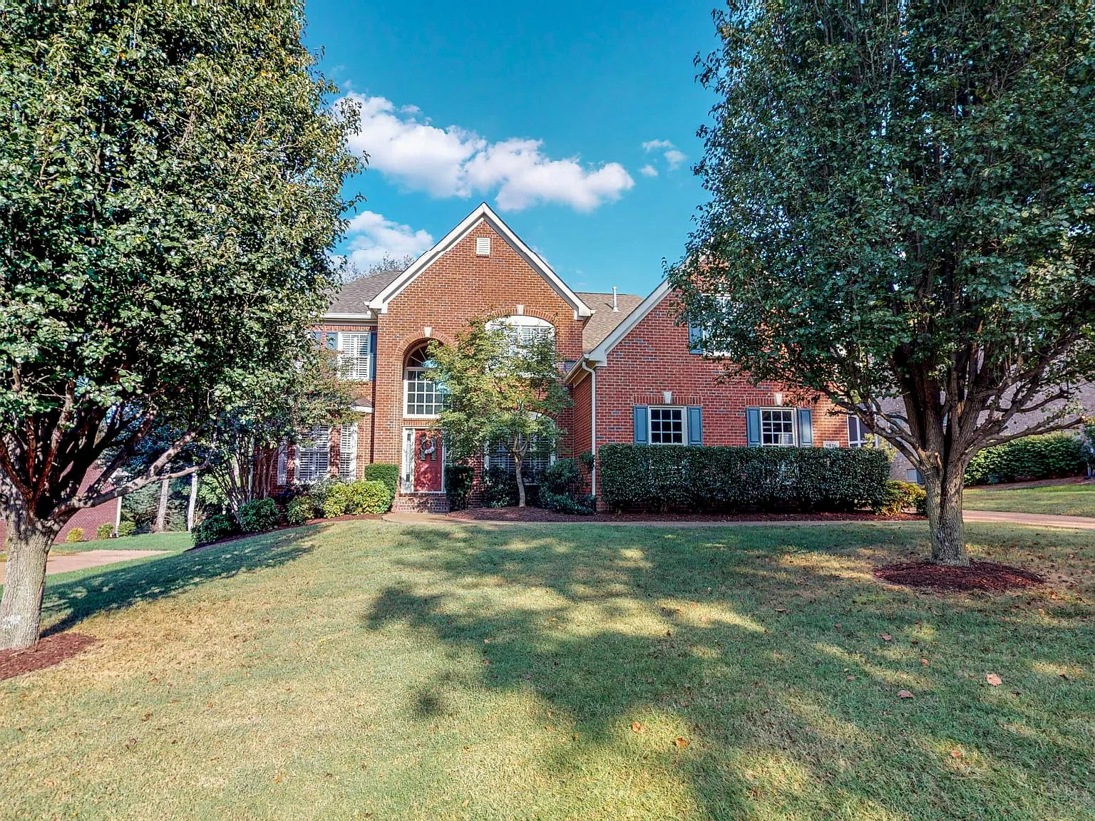4 bed, 3.5 bath, 3405 sqft, $4,895 — Photo 1