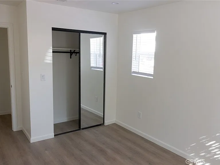 9250 N Kester Ave — Photo 11