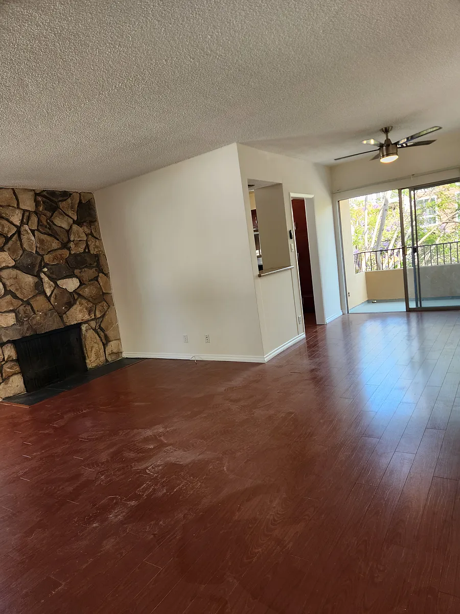 Building Photo - 11921 Kiowa Ave #5