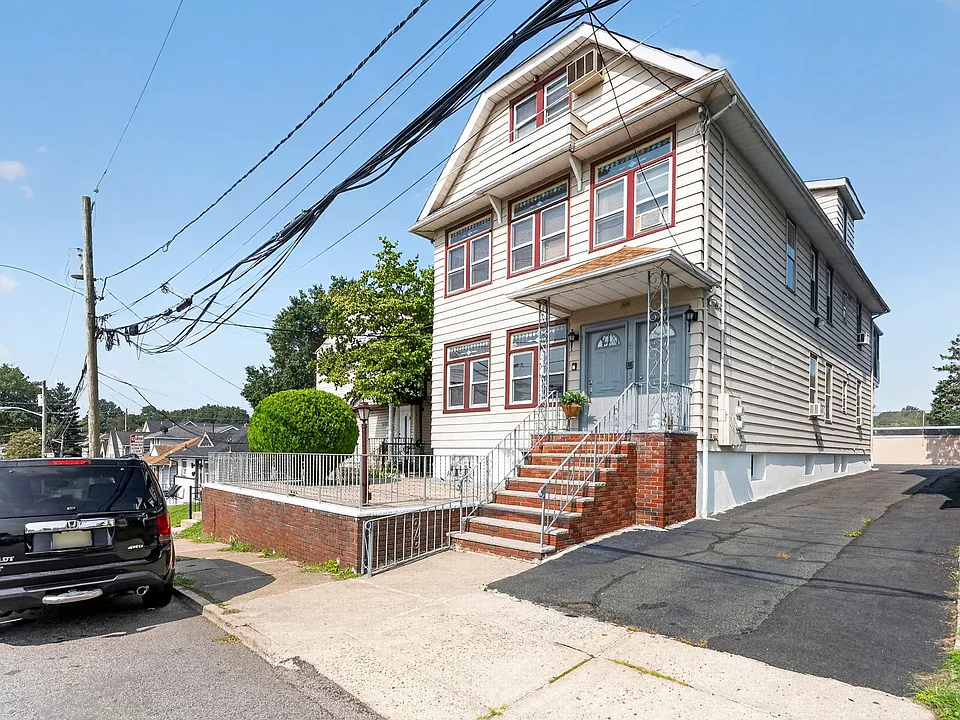 38 Stewart St #1