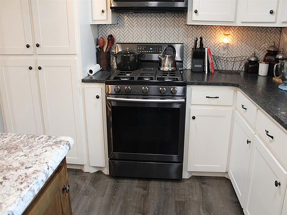 3rd image of 227 W South Boundary St