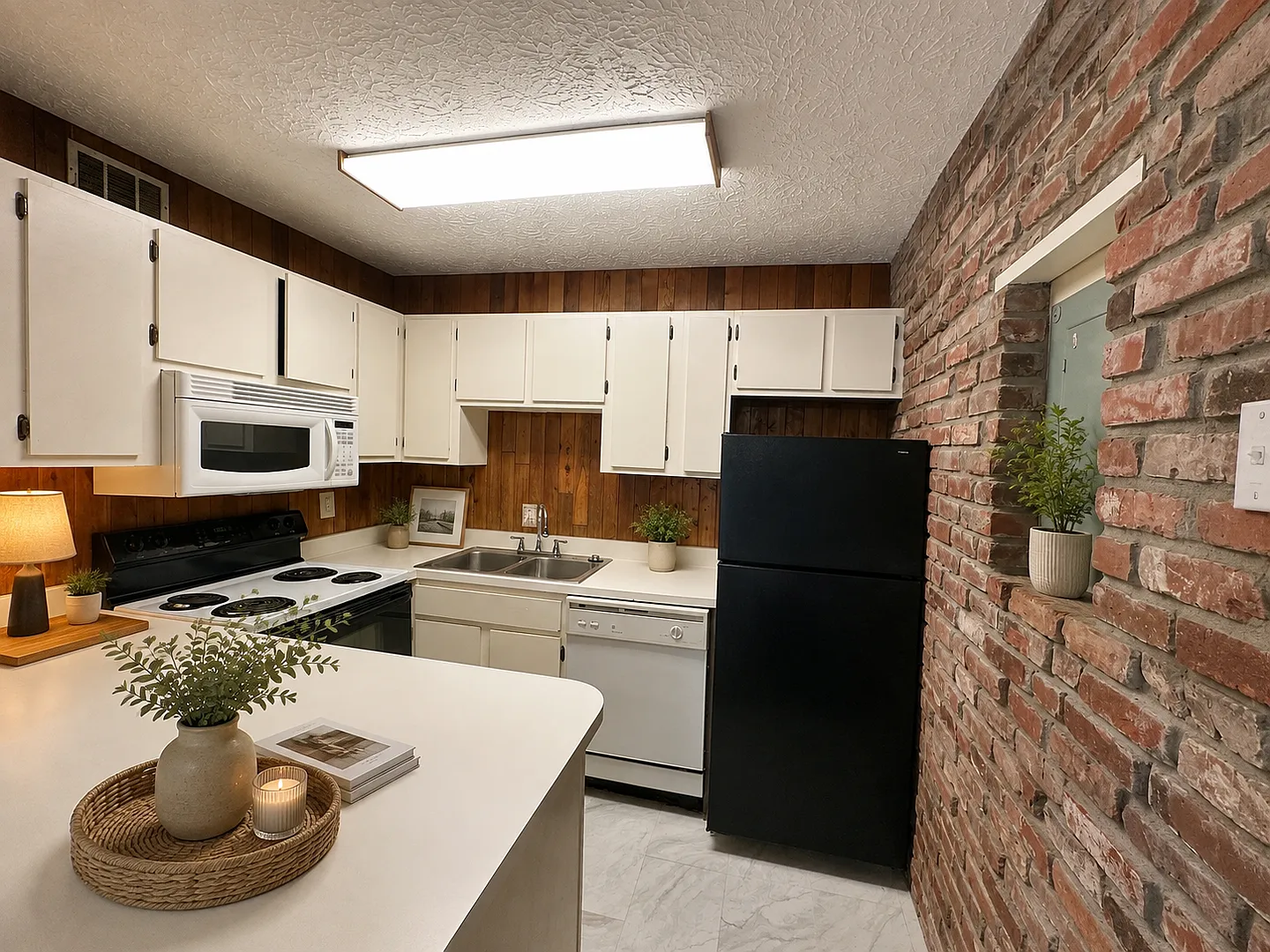 1 Bd 1 Bath Condo Total Electric! — Photo 4