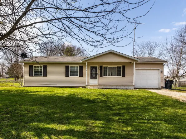 2976 Pleasant Dr NE, Lancaster, OH 43130