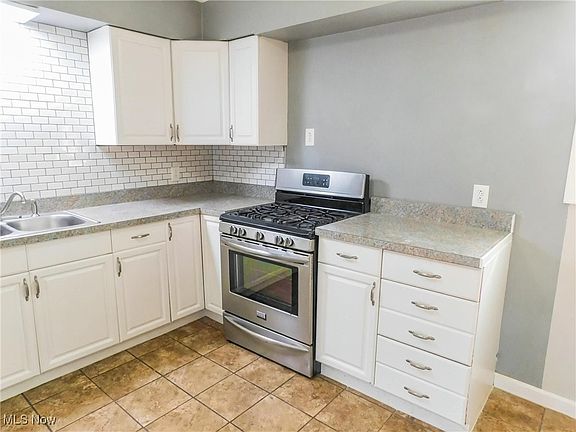 5th image of 3181 Spencer Dr
