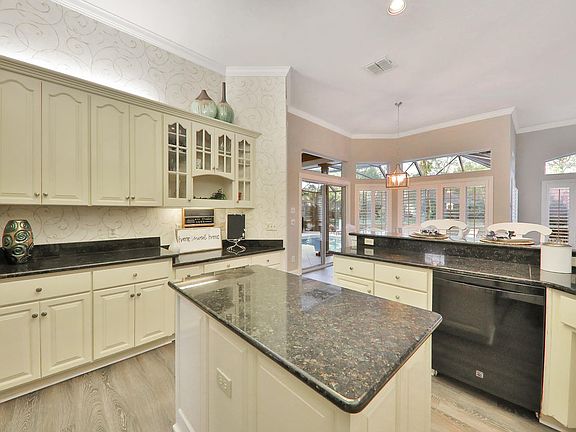 3rd image of 3675 Cattail Dr S