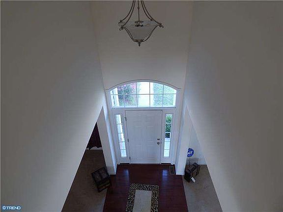 3rd image of 138 Plymouth Pl