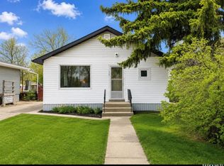 315 7th Ave E, Assiniboia, SK S0H0B0