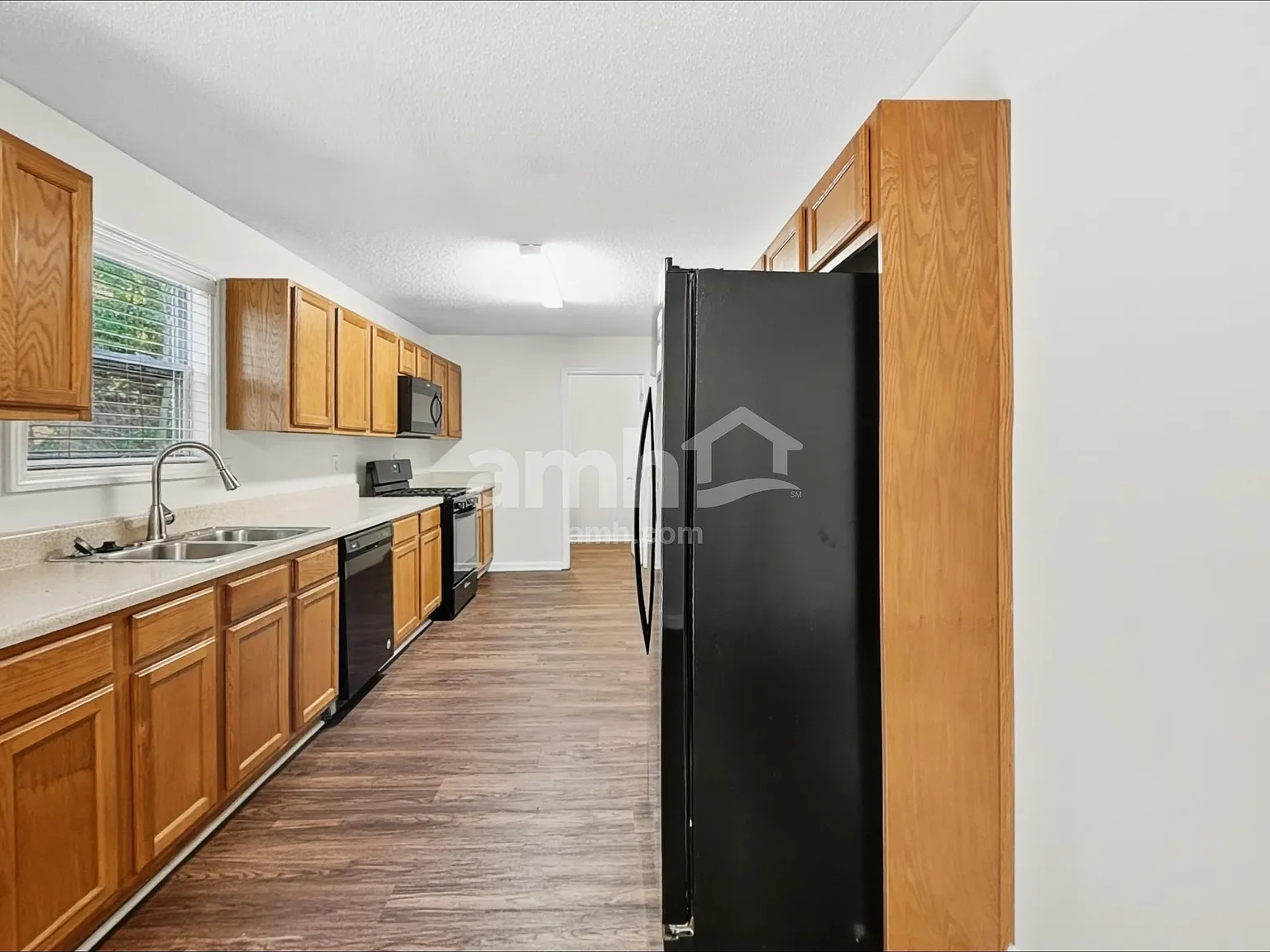 3 bed, 2.5 bath, 1520 sqft, $2,055 — Photo 4