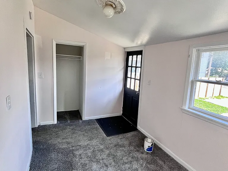 943 E Morris St — Photo 9