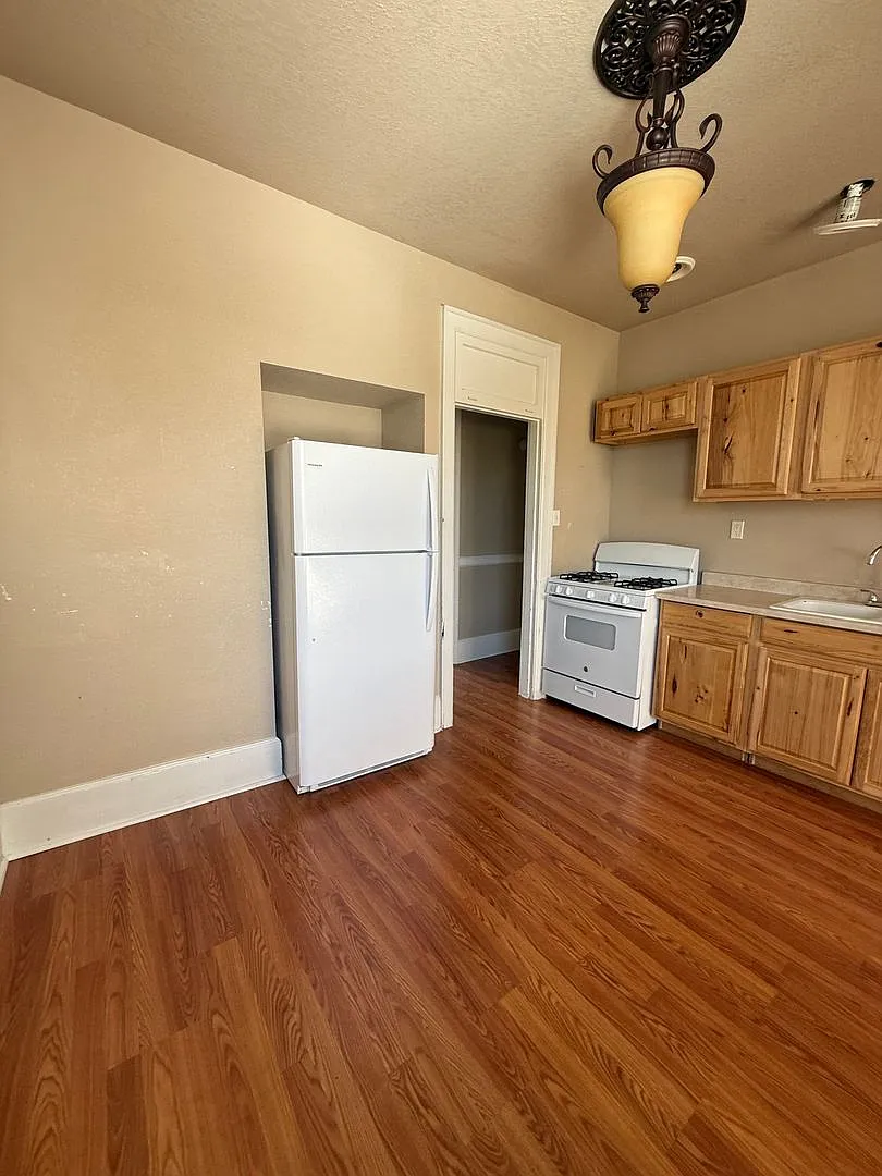 1002 S Montana #C — Photo 4