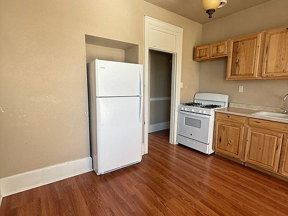 4th image of 1002 S State St #D